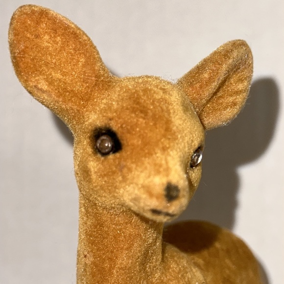 2 Flocked Deer Figurine - Picture 2 of 6